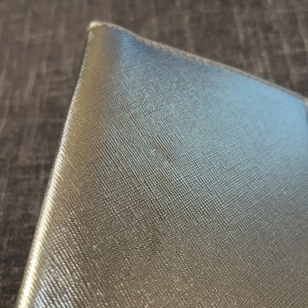 ▶️ Victoria's Secret ◀️ Gold passport holder - Picture 9 of 10
